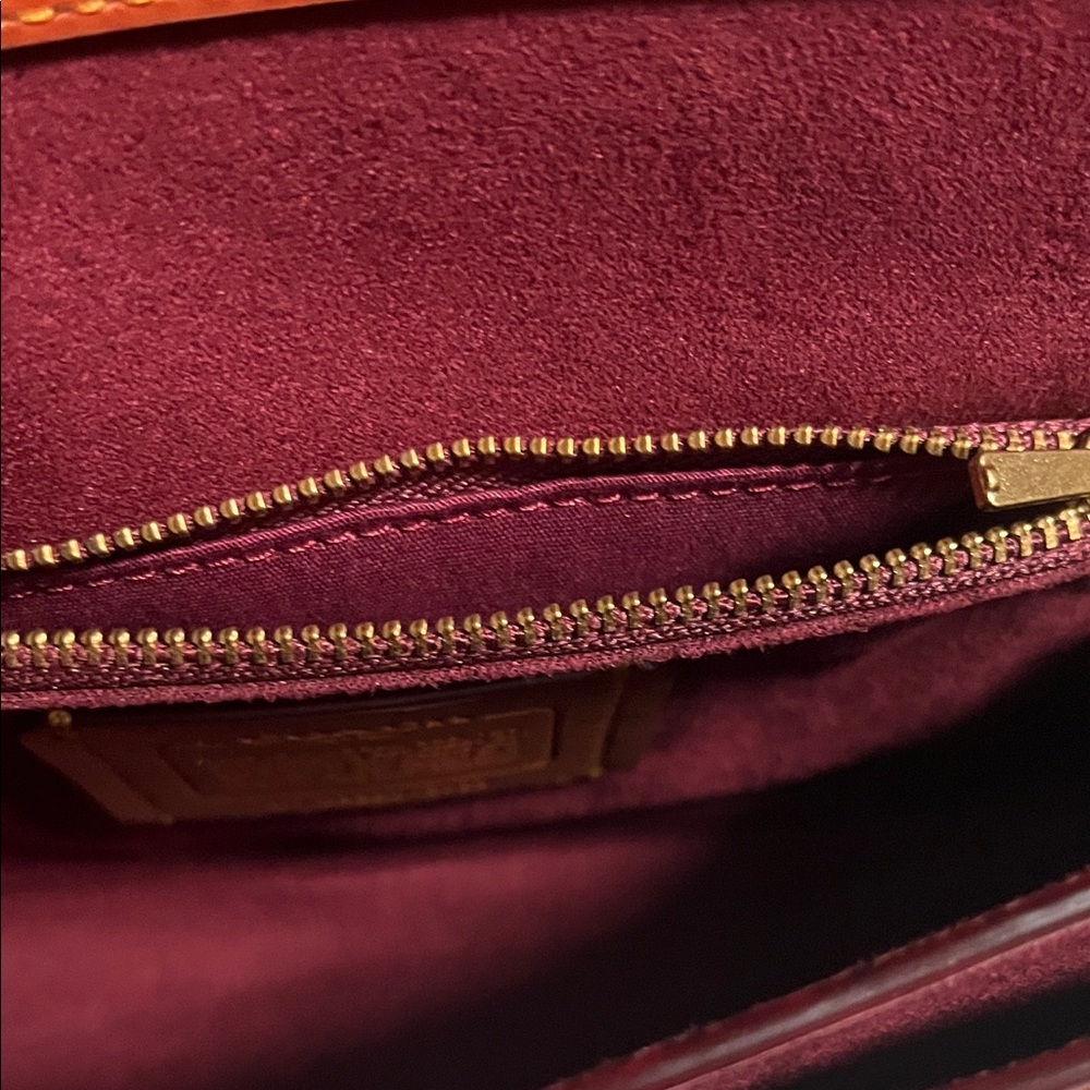Coach Hutton Brown and Tan shoulder bag - Picture 11 of 16